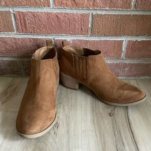 Melrose and Market Jodi-Fab Faux Suede Booties